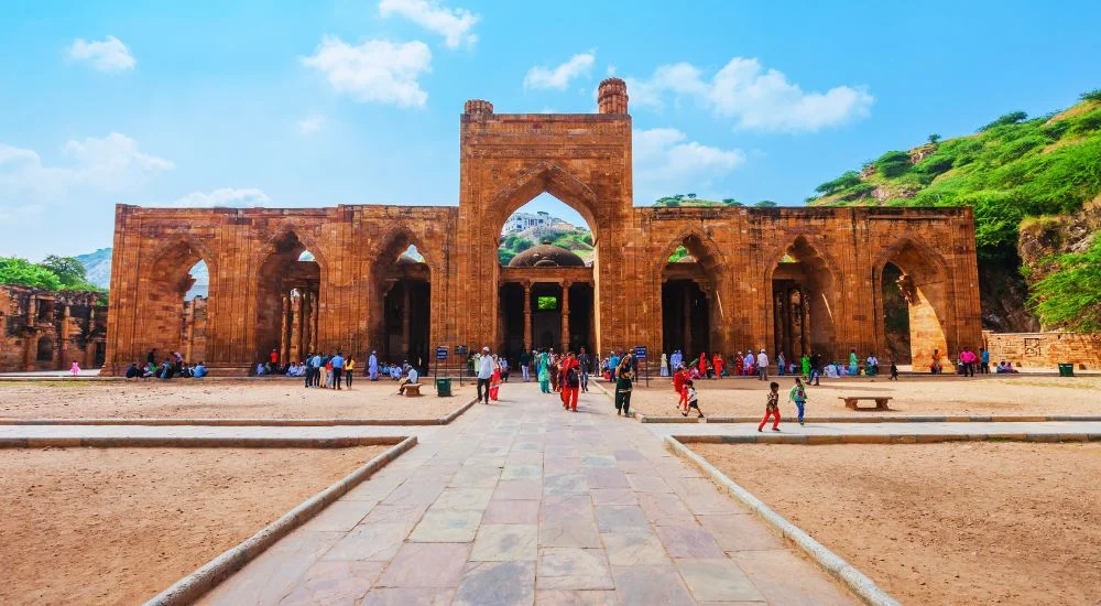 adhai din ka jhonpra