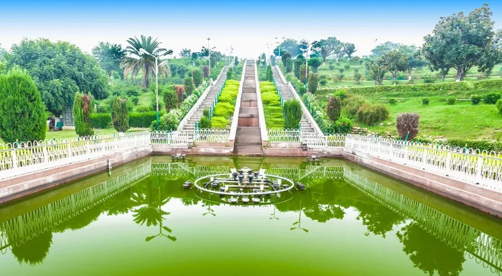bagh e bahu garden