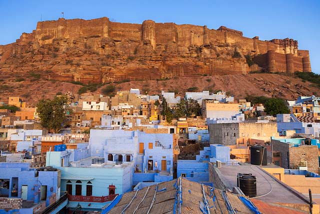 Explore Jodhpur by hiring Tempo traveller for Jodhpur