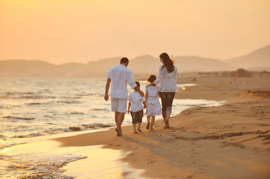 Tips to Remember While Travelling with Family and Kids