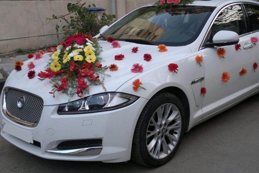 Rent a Luxury Car for a Glamorous Wedding