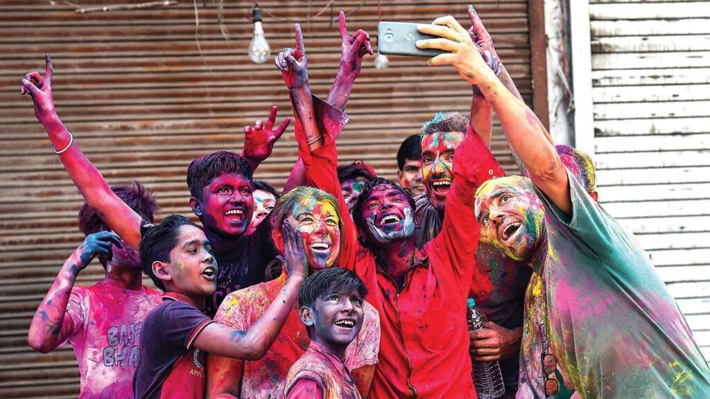 10 amazing Destinations in India for celebrating Holi in a completely fun-frolic way