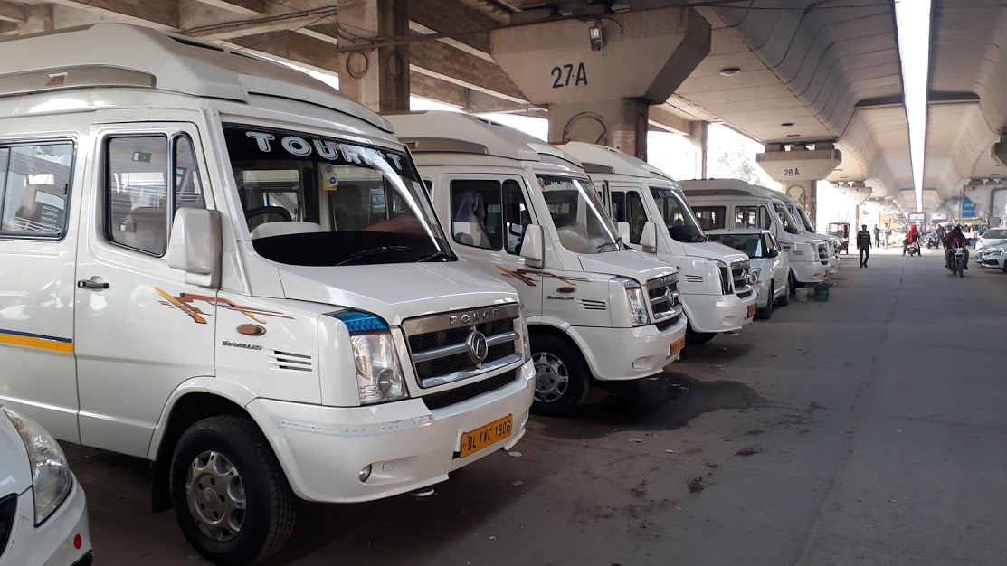 Hire Delhi to Jaipur Tempo Traveller Service